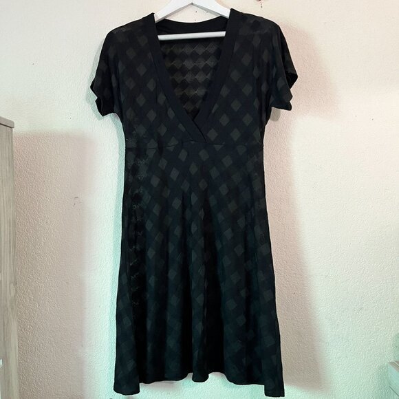 Mexx Womens Black Diamond Pattern Knit Short Sleeve V-Neck A-Line Dress M/L - Picture 1 of 10